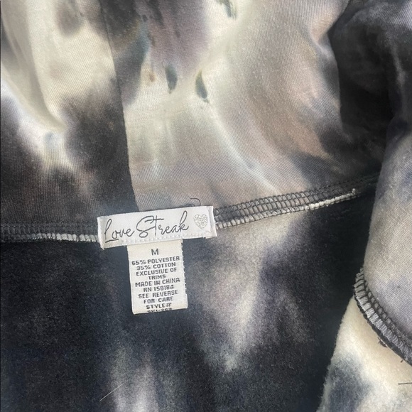 Tie-Dye Sweatshirt. - Picture 2 of 3